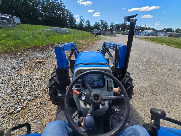 new-holland-t4030-image-35