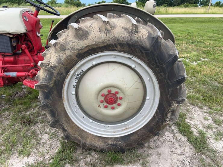 ford-8n-image-38