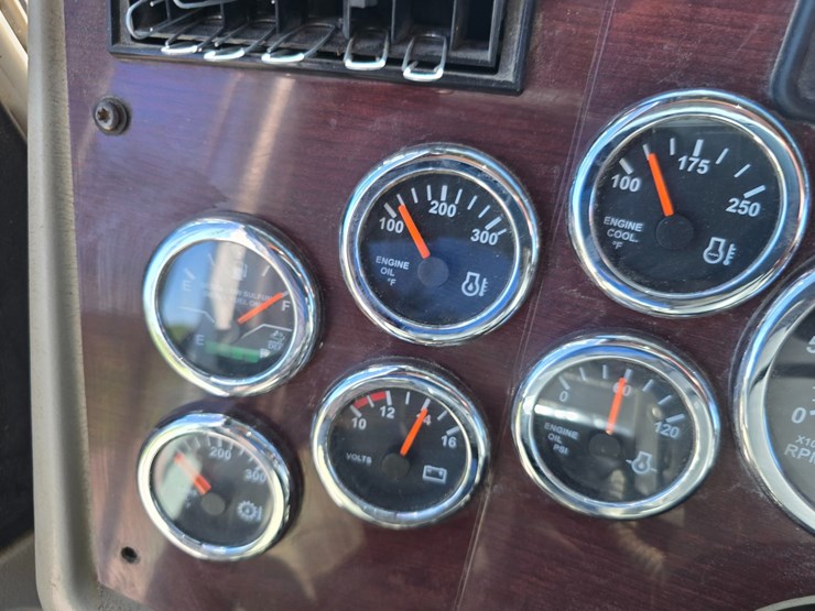 2018-western-star-4700-image-105
