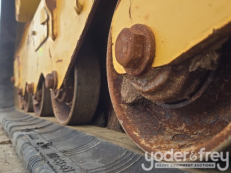2023-caterpillar-259d3-image-16