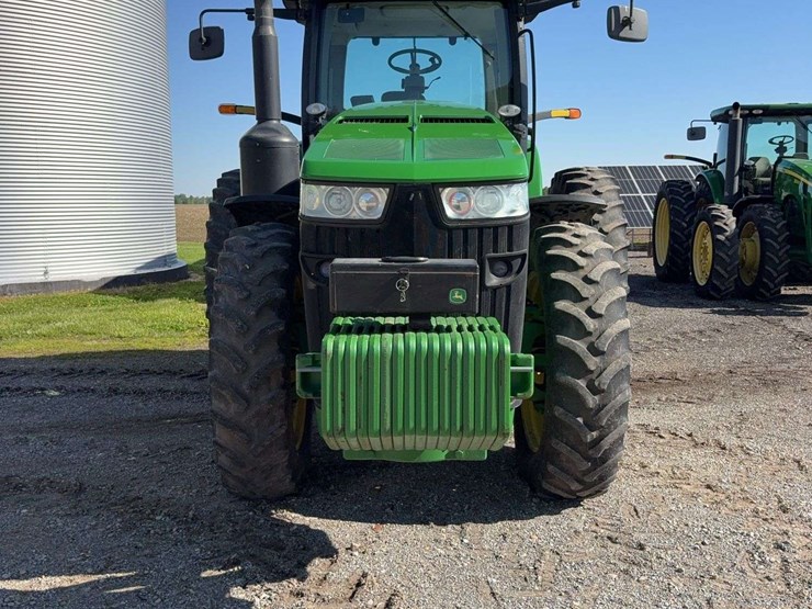 2011-john-deere-8260r-image-4