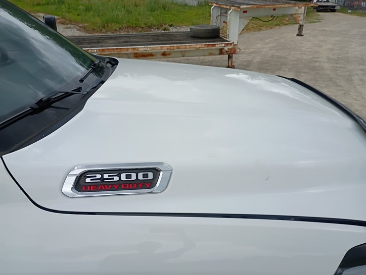 2020-dodge-2500-image-94