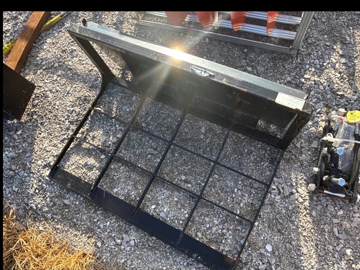 #82-•-future-skid-steer-landplane-image-2