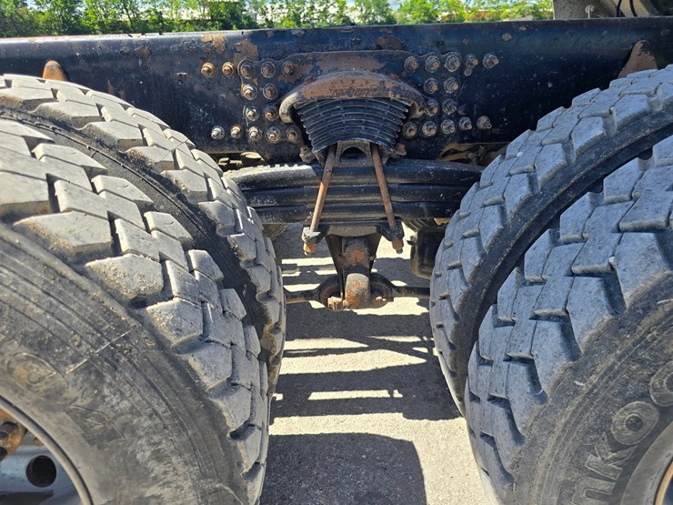 2020-western-star-4900-image-53