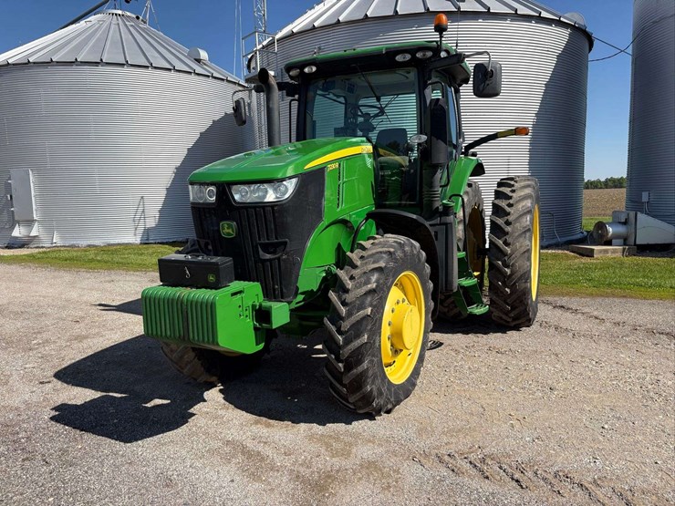 2012-john-deere-7230r-image-3