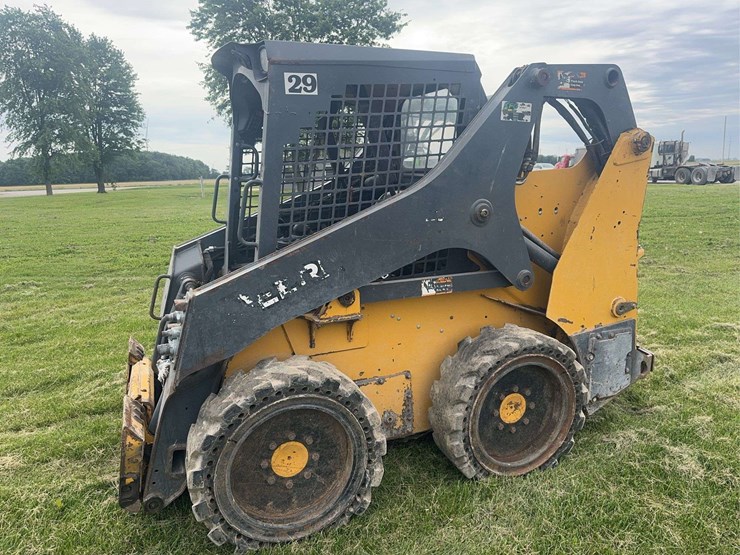 deere-318g-image-1