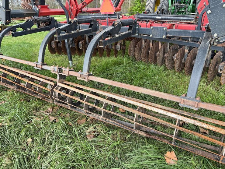 case-ih-330-image-47
