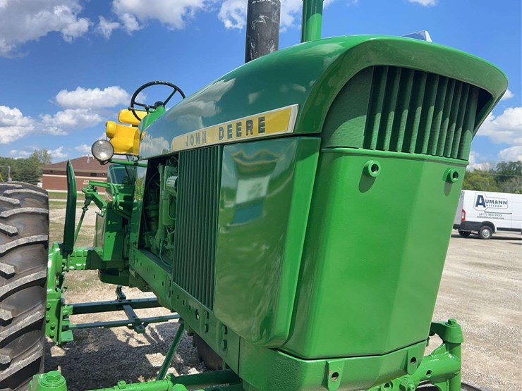 john-deere-4010-image-10