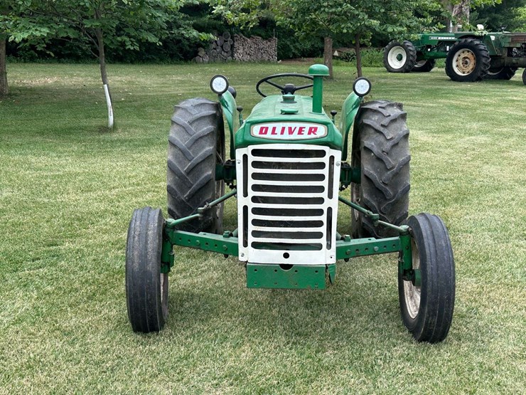 1963-oliver-550-image-3