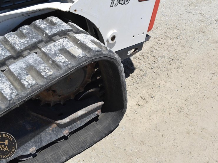 2022-bobcat-t740-image-15