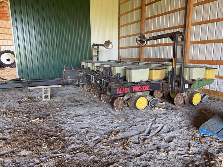 black-machine-12-13-image-1