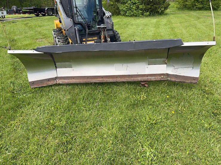 snow-dogg-xp810-skid-steer-snow-plow---10’-image-1