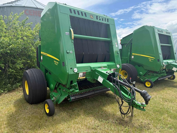 2020-john-deere-560m-image-5