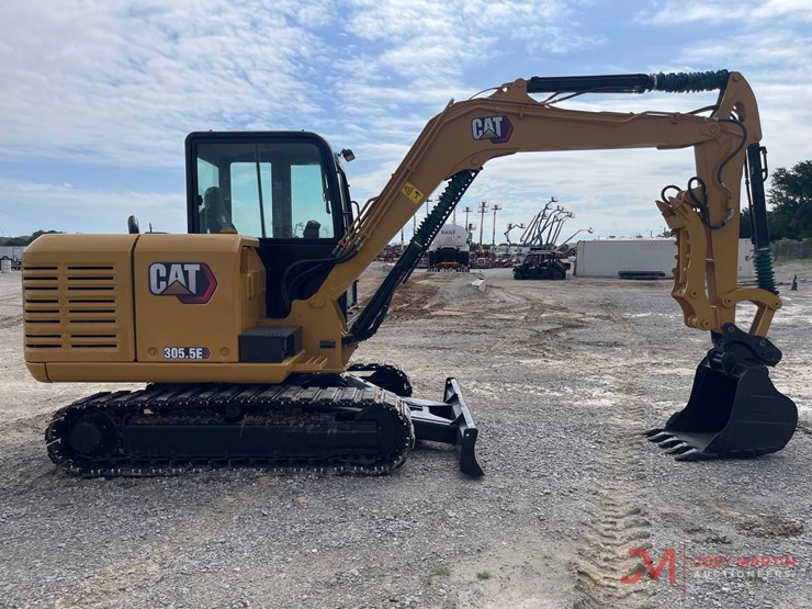 2021-caterpillar-305.5e2-image-4