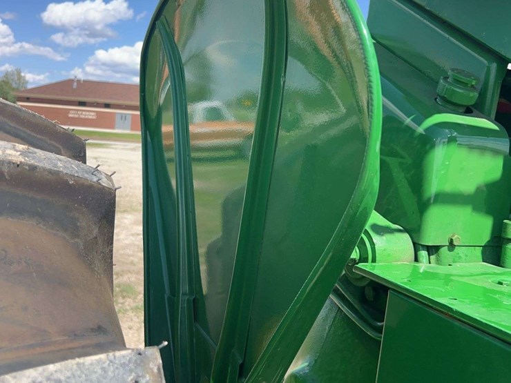 john-deere-4010-image-40