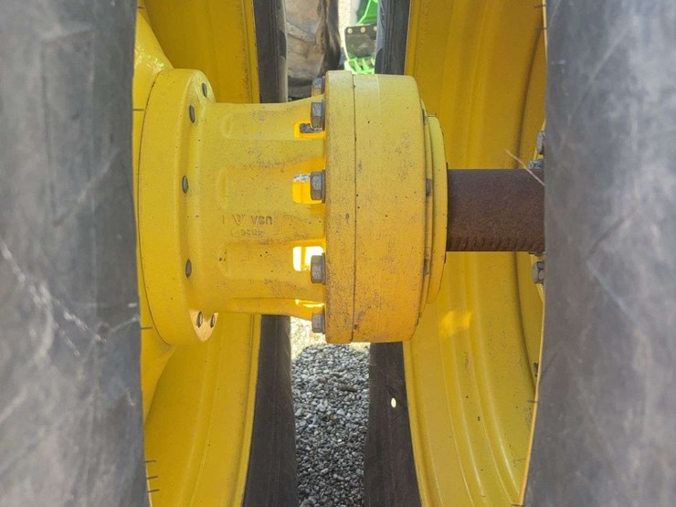 2014-john-deere-9510r-image-15