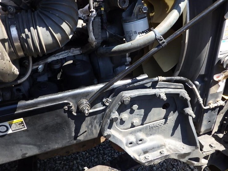 2012-peterbilt-386-image-44