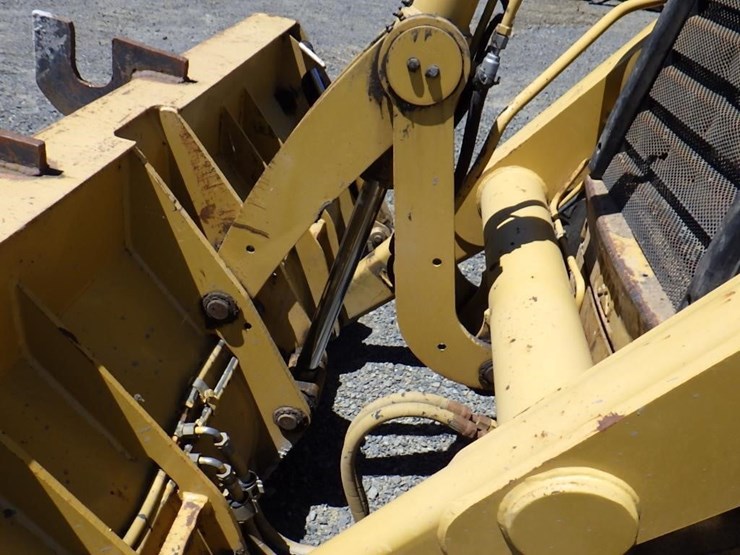 caterpillar-430d-image-8