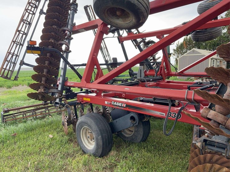 case-ih-330-image-30