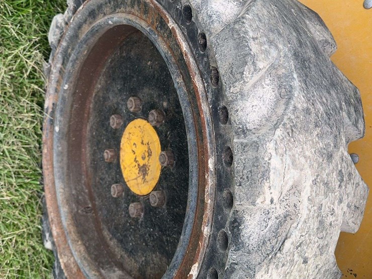 deere-318g-image-15