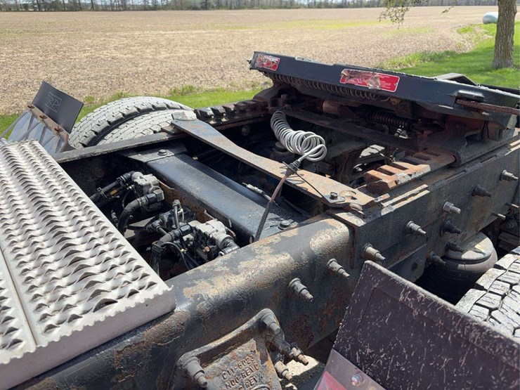 peterbilt-579-image-75