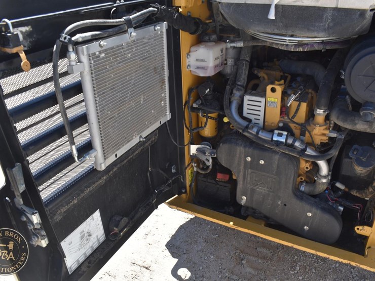 2023-caterpillar-259d3-image-25