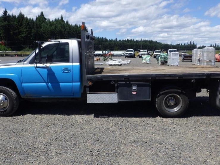 2004-chevrolet-3500-image-8