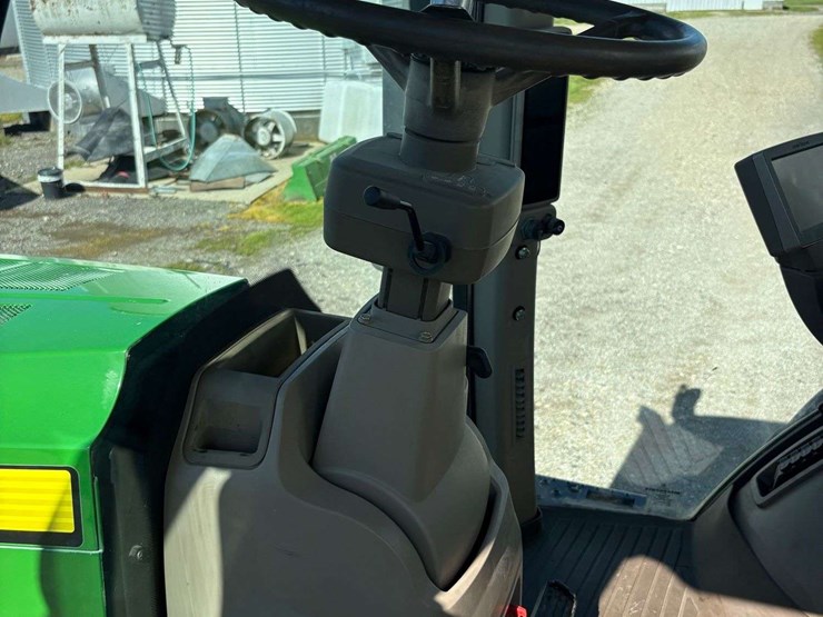 2012-john-deere-7230r-image-46
