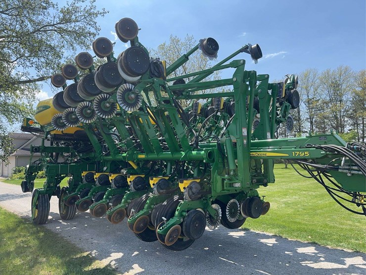 2019-john-deere-1795-image-2