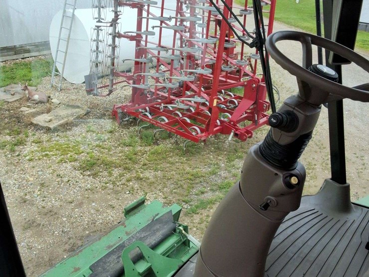 2014-john-deere-s680-image-47
