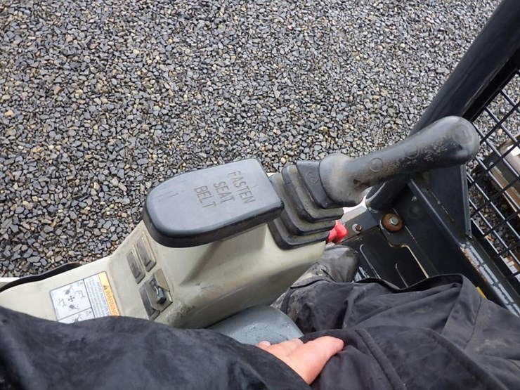 2008-bobcat-335g-image-38