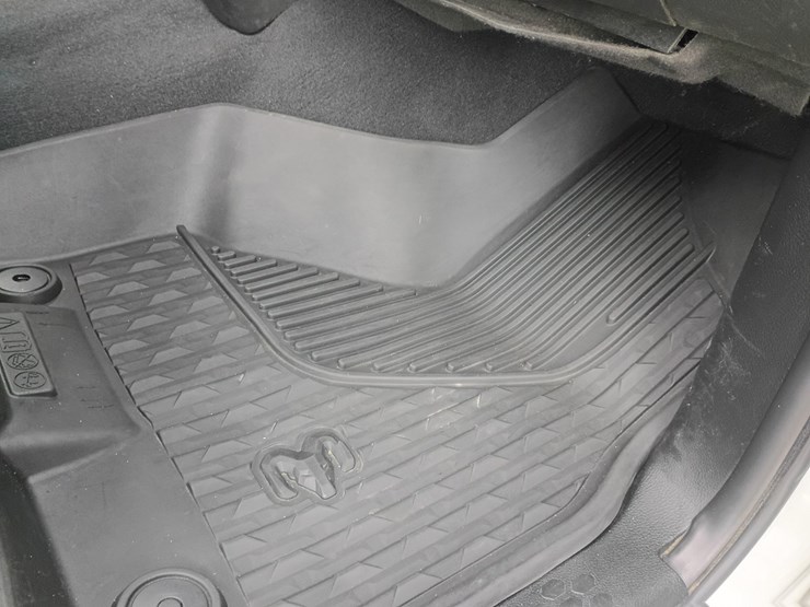 2020-dodge-2500-image-40