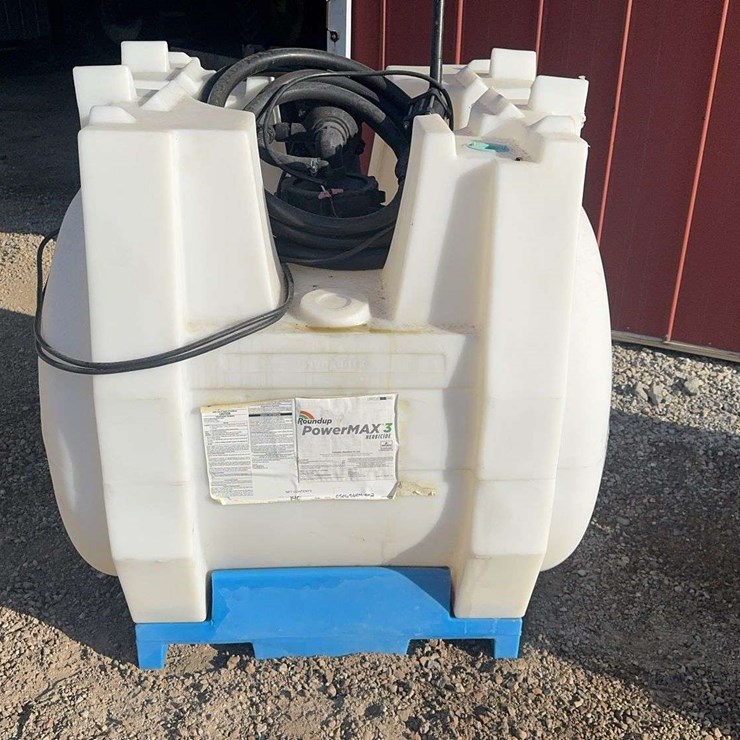 140 Gal. Roundup Chemical Tote w/ Flowmeter and 12volt pump