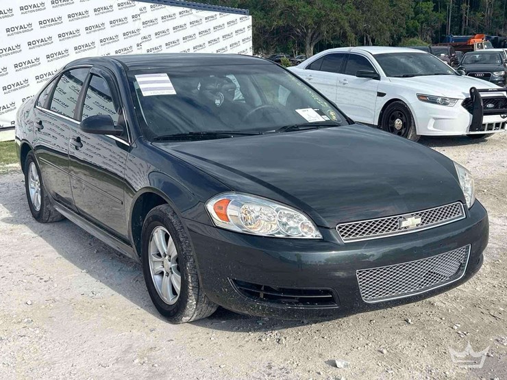 2015-chevrolet-impala-limited-sedan-image-2
