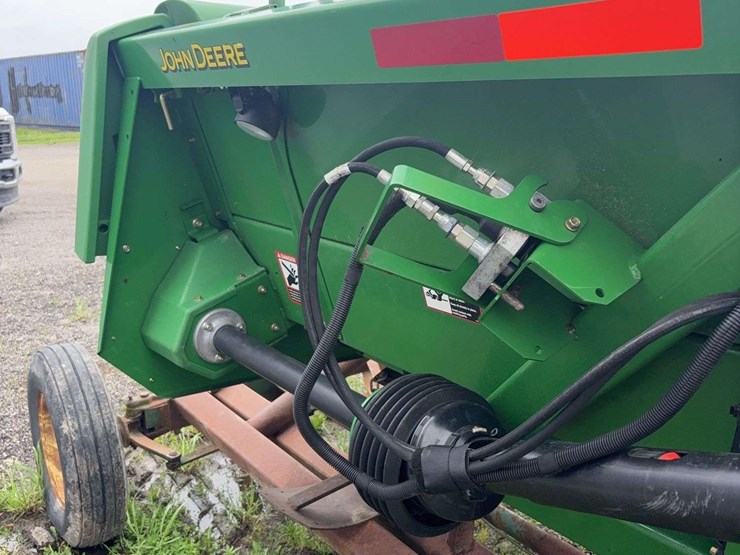 2011-john-deere-608-image-17
