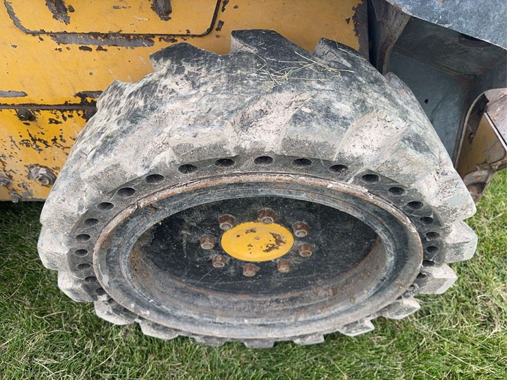 deere-318g-image-32