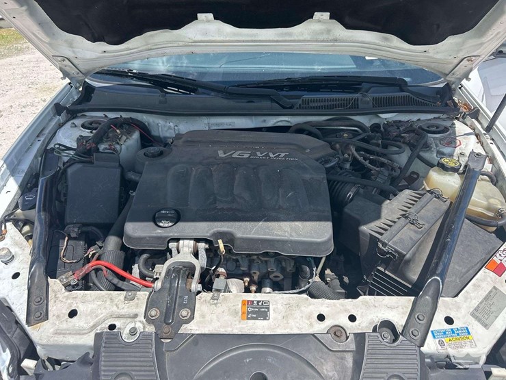 2014-chevrolet-impala-limited-sedan-image-7