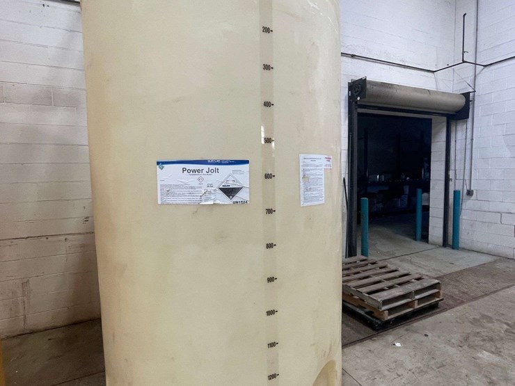 1500-gallon-dual-walled-poly-tank-image-1