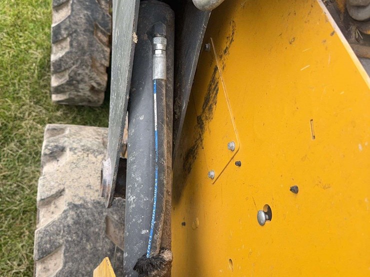 deere-318g-image-37