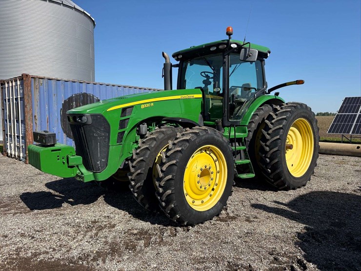 2010-john-deere-8320r-image-2
