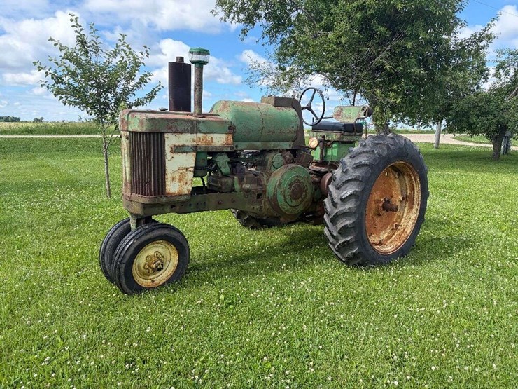 1957-john-deere-720-image-1