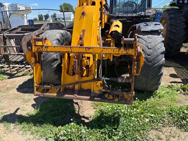 2013-jcb-541-70-image-4