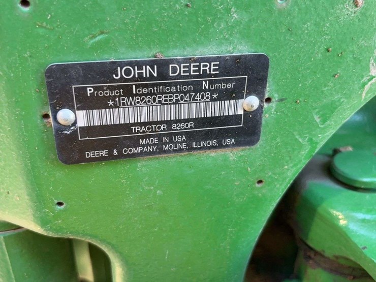 2011-john-deere-8260r-image-22