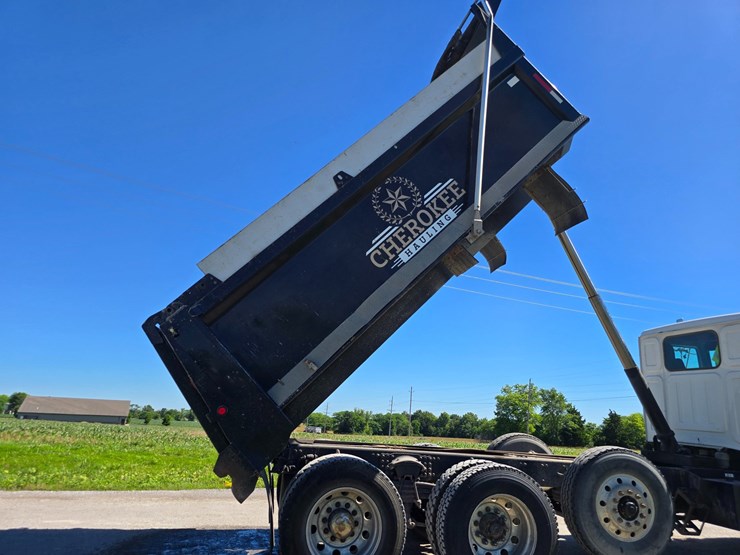 2018-western-star-4700-image-59