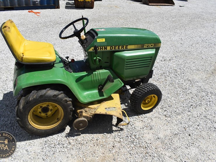 john-deere-210-image-9