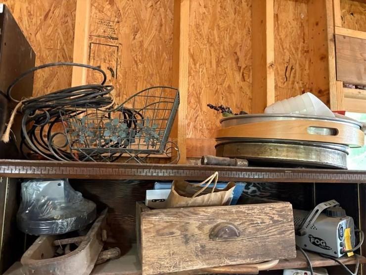 shelves-&-corner-contents.-image-13