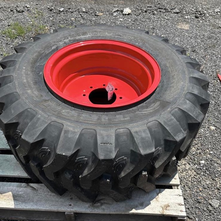 Tiron 15-19.5 Tire w/ 8-Lug Rim (pair)