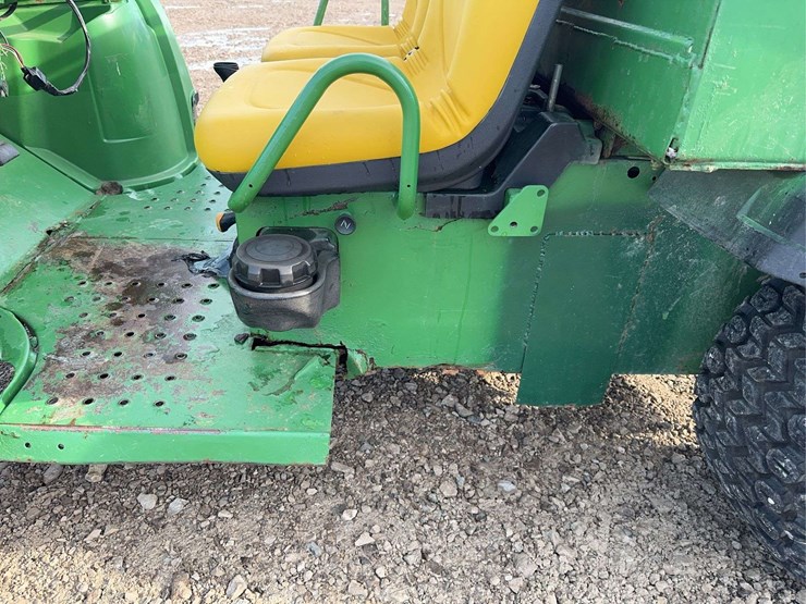 john-deere-gator-image-16