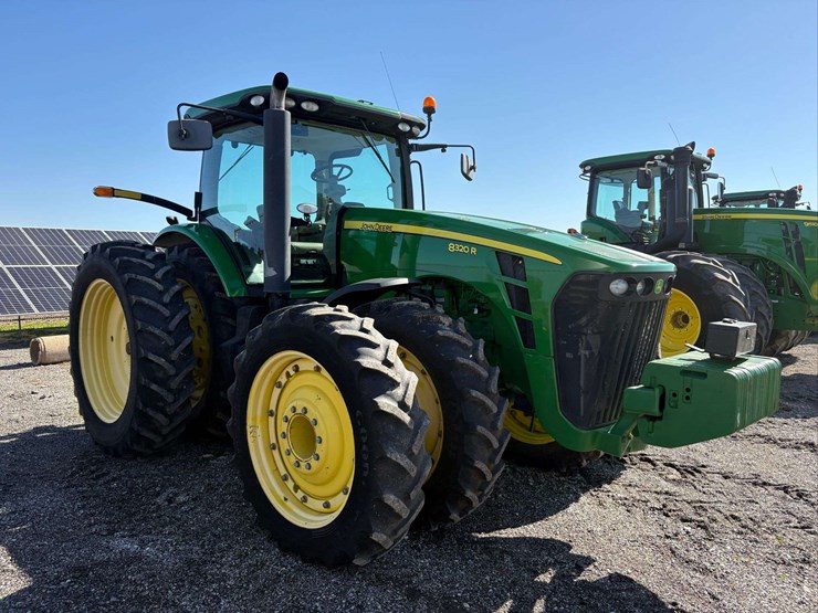 2010-john-deere-8320r-image-5