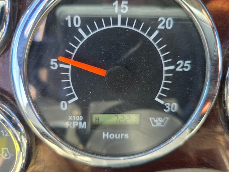 2018-western-star-4700-image-104